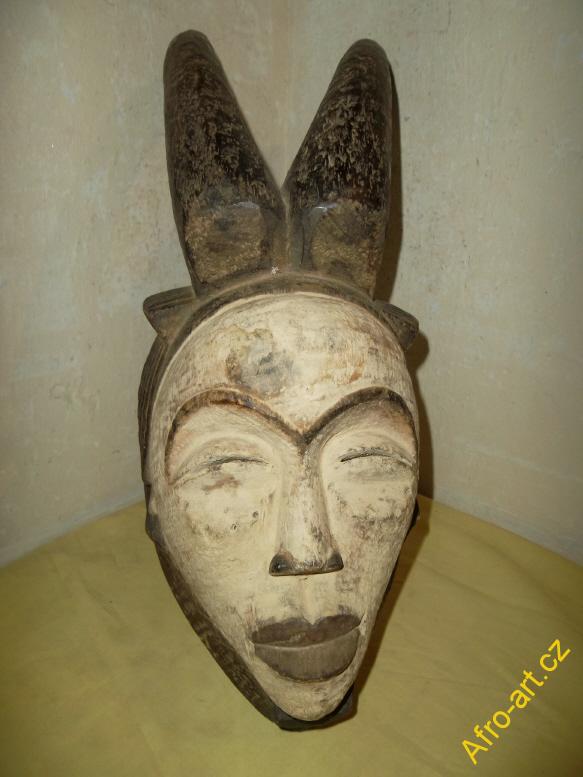 maska Vuvi Gabon
