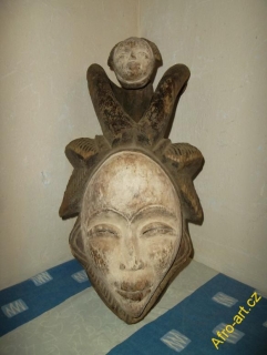 helmová maska Punu Gabon